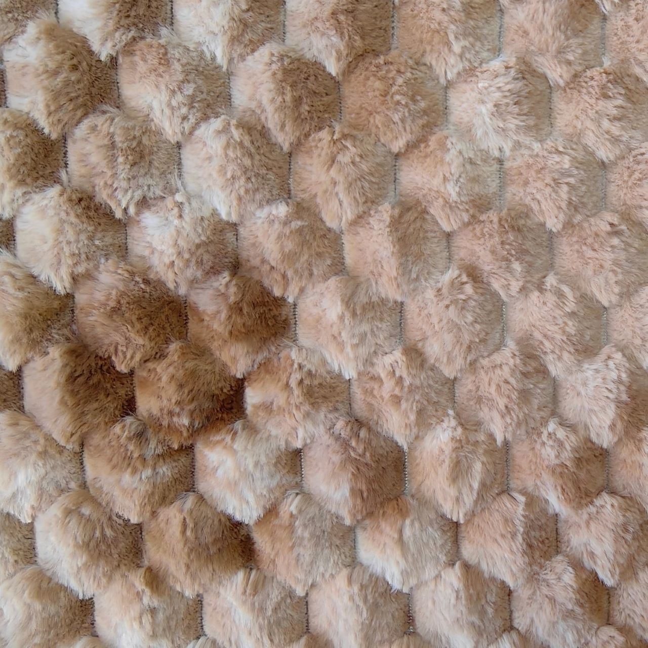 High Quality Polyester Super Soft Pineapple Jacquard Honeycomb Artificial Faux Rabbit Fur Fabric for Blanket Cushion Garment